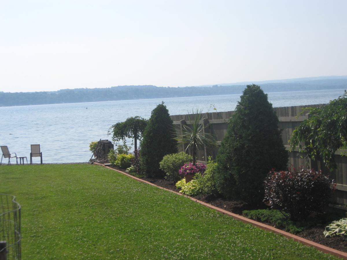Serenity On The Lake Auburn Bagian luar foto